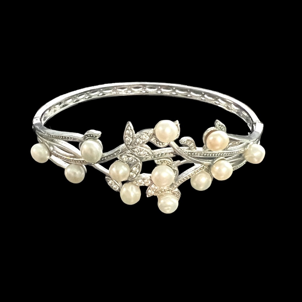 Vintage Genuine Fresh Water Pearl and Silver Bangle Bracelet